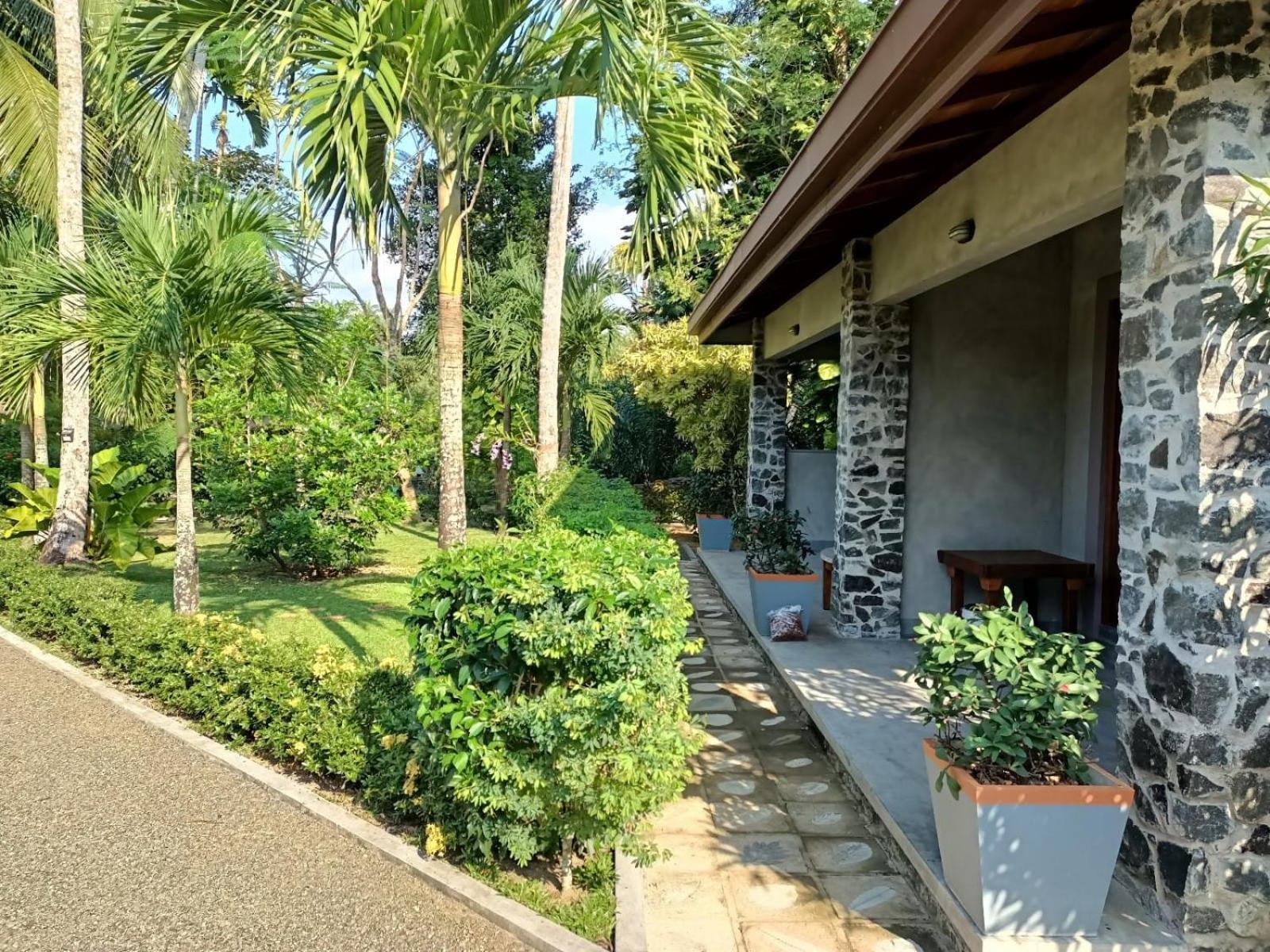 Avalon Village Resort Induruwa Luaran gambar