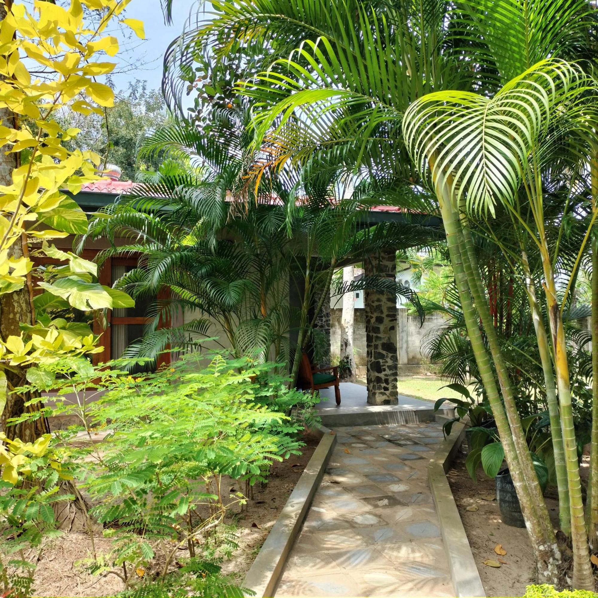 Avalon Village Resort Induruwa Luaran gambar